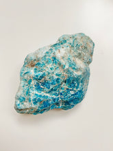 Load image into Gallery viewer, Apatite crystal- Med
