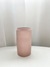 Load image into Gallery viewer, Concrete vase- Soft pink
